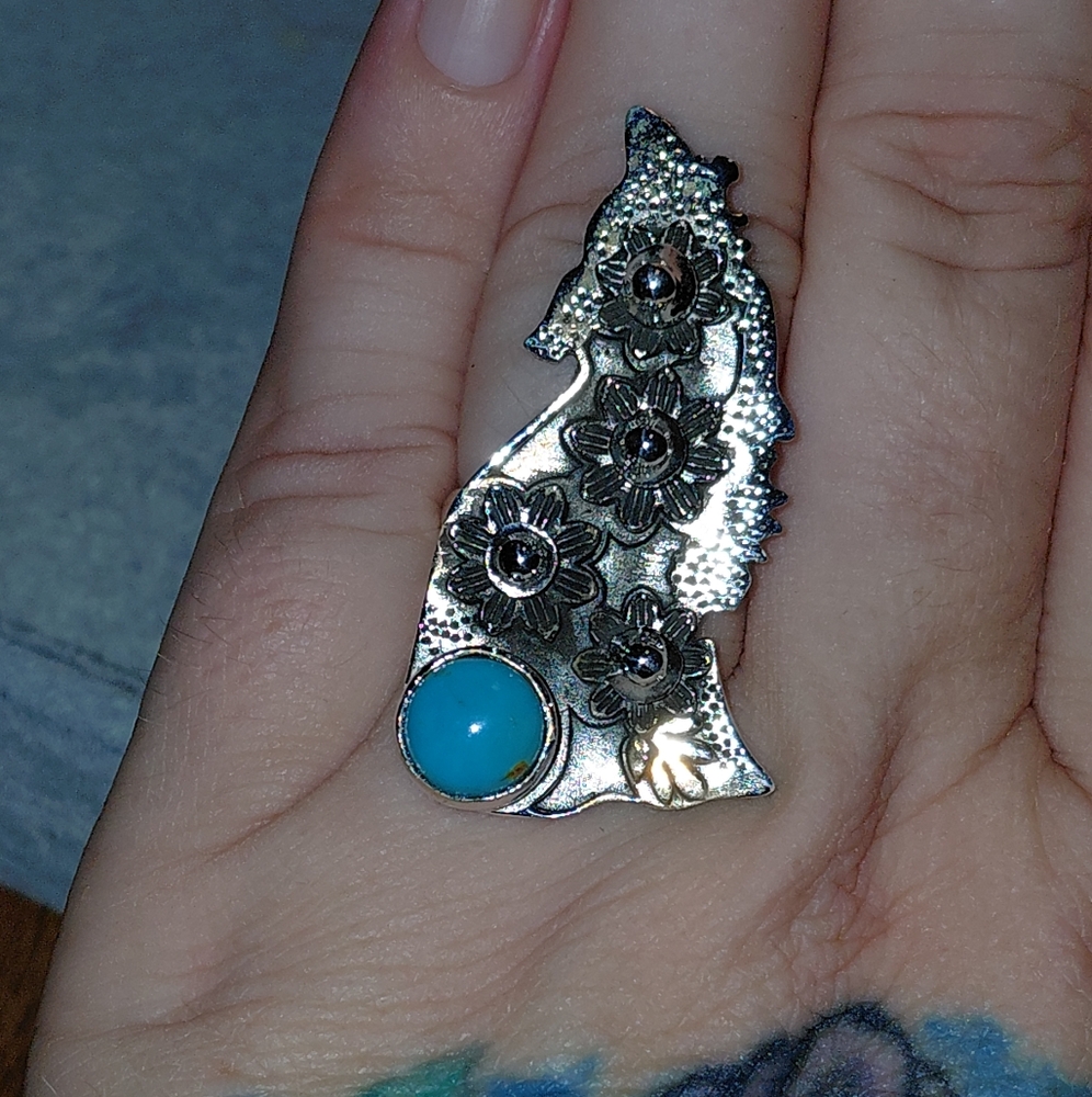 Silver and Turquoise Wolf Floral Statement Ring - Picture 2 of 14